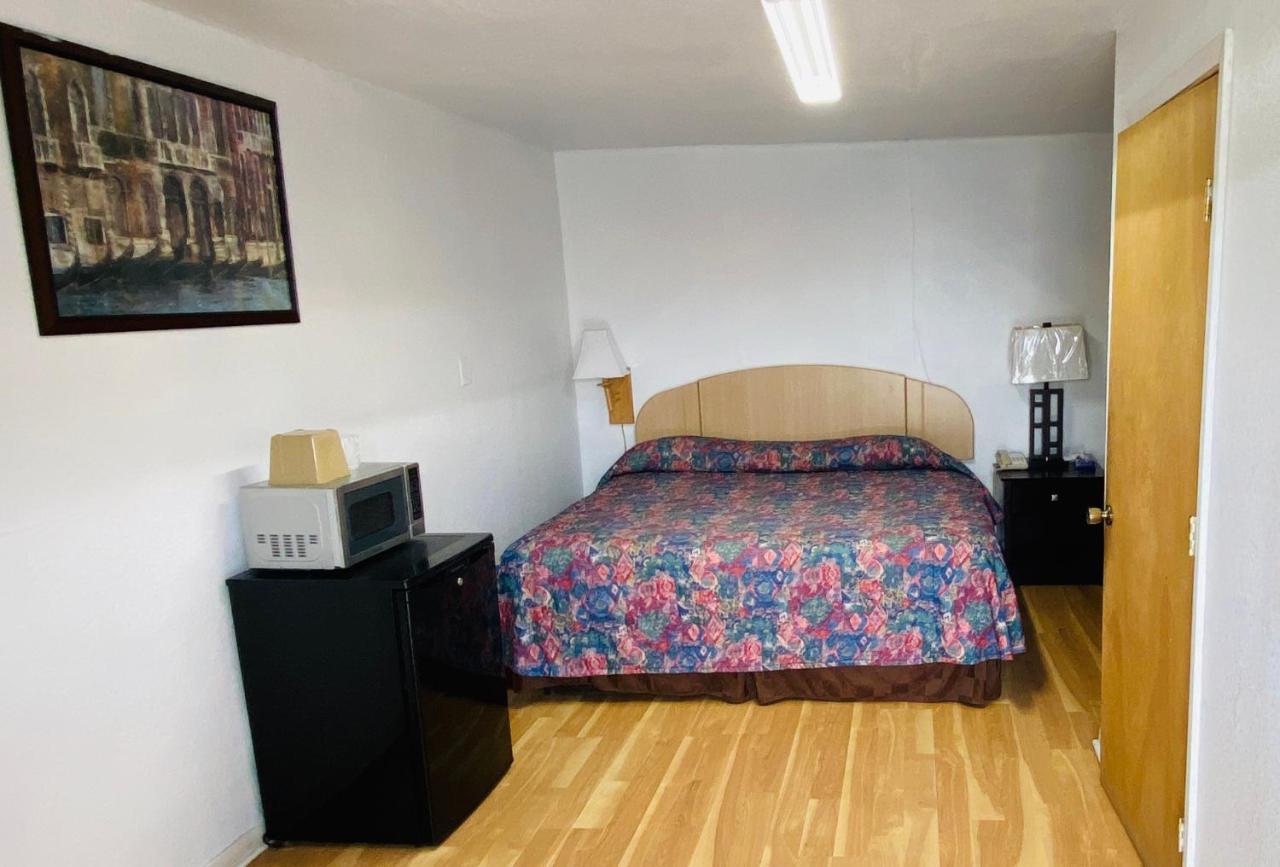 Freer Budget Inn & Suites מראה חיצוני תמונה