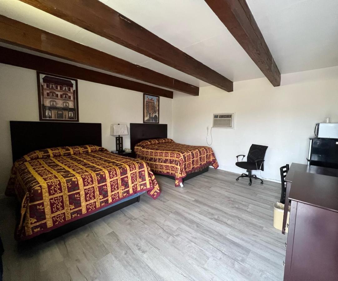 Freer Budget Inn & Suites מראה חיצוני תמונה