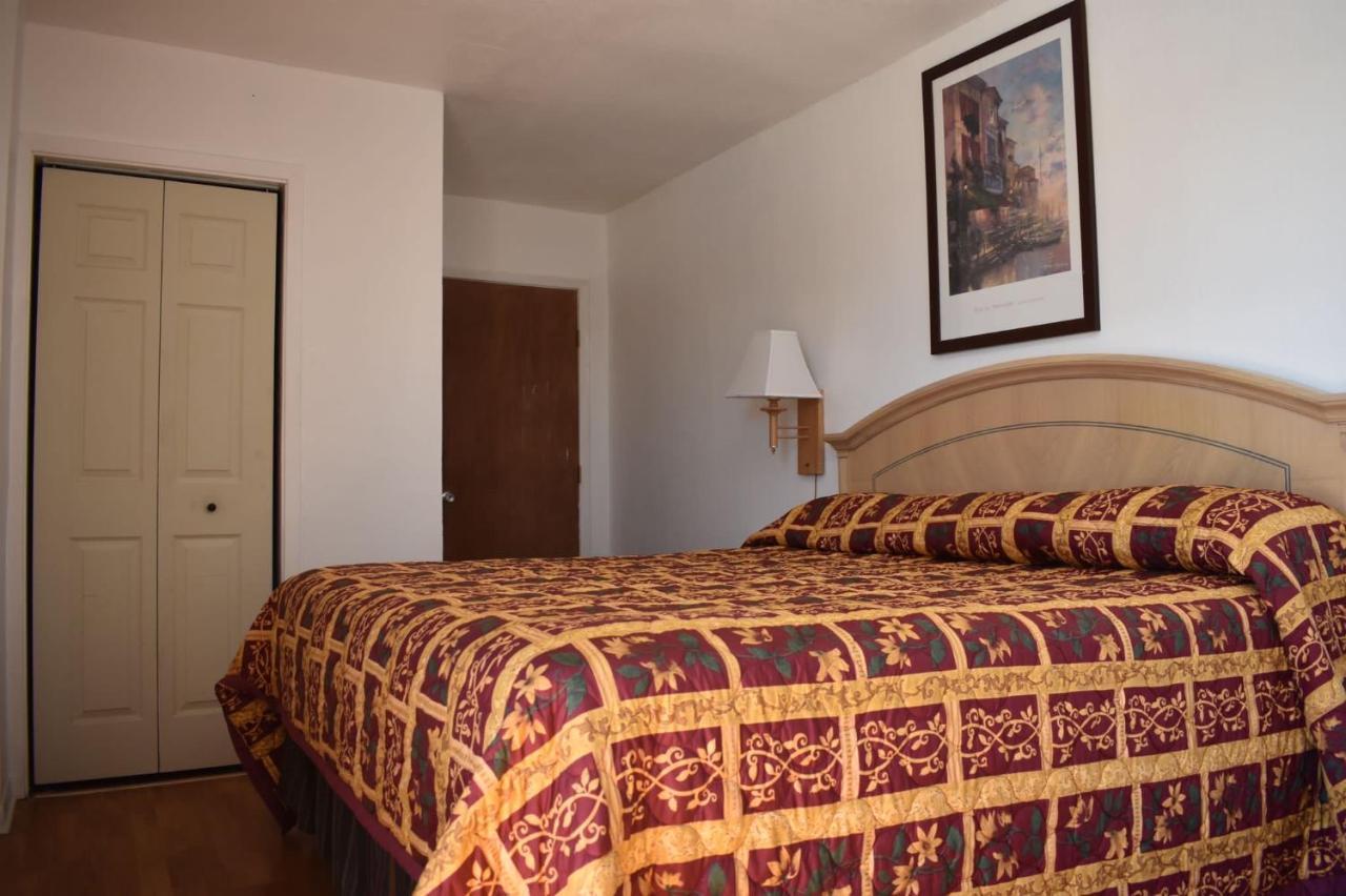 Freer Budget Inn & Suites מראה חיצוני תמונה