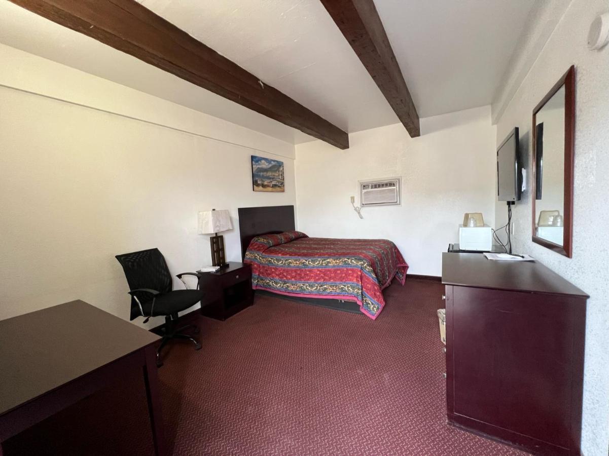 Freer Budget Inn & Suites מראה חיצוני תמונה