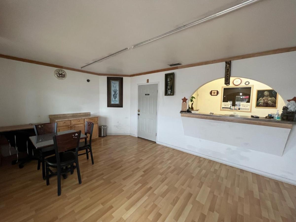 Freer Budget Inn & Suites מראה חיצוני תמונה